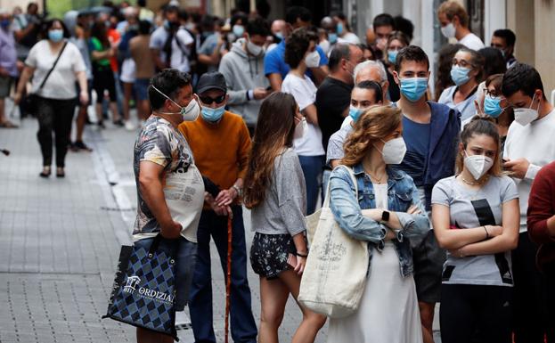 Sanidad registra más de 23.500 nuevos casos de coronavirus desde el viernes