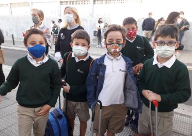 Imagen secundaria 1 - Vuelta al cole en Calahorra: en la fila, guardando las distancias