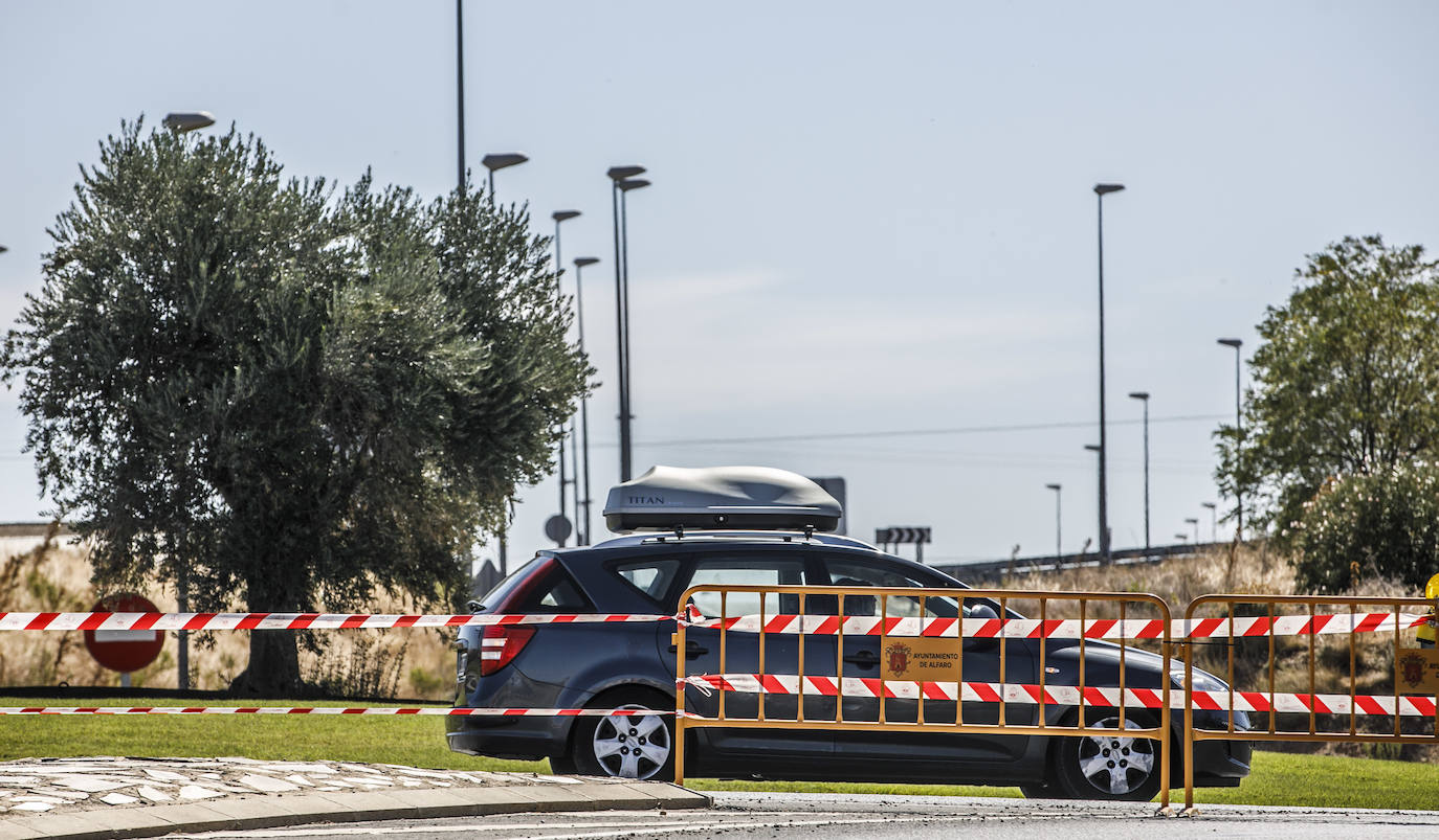 Controles a la entrada y salida de la ciudad riojabajeña, que ha vuelto a un punto entre la fase 1 y 2 para intentarcontener la epidemia