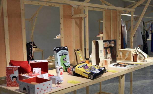 Imagen principal - Proyectos de packaging para alimentación; muebles modulares con material reciclado, un diseño de Producto; y detalle de una vajilla artesanal.