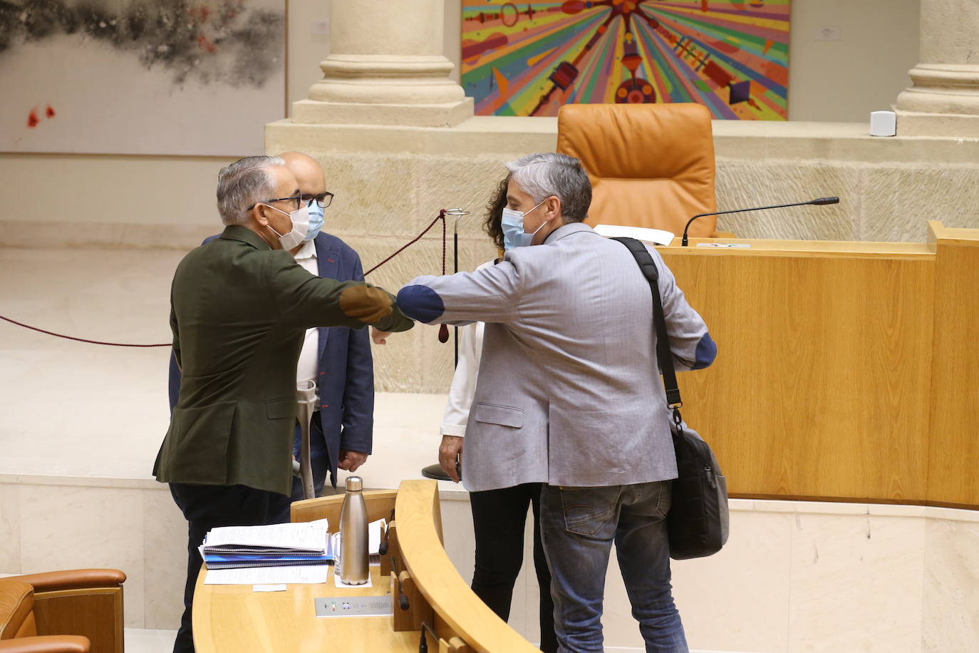 El COVID-19 ha sido el tema principal del Pleno del Parlamento del viernes. 