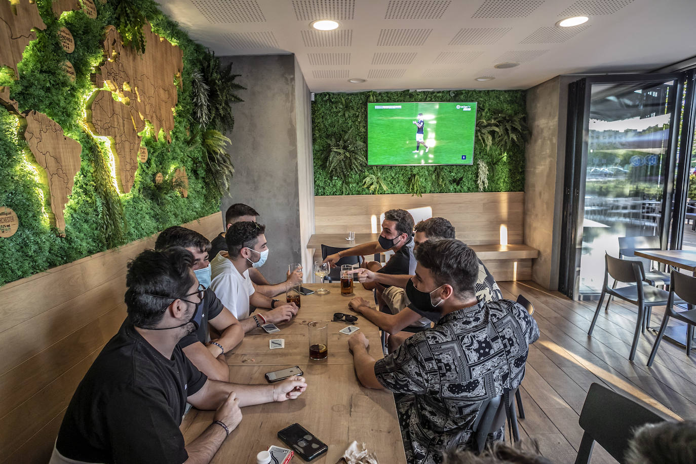 Fotos: La Rioja anima a la UDL en su debut liguero