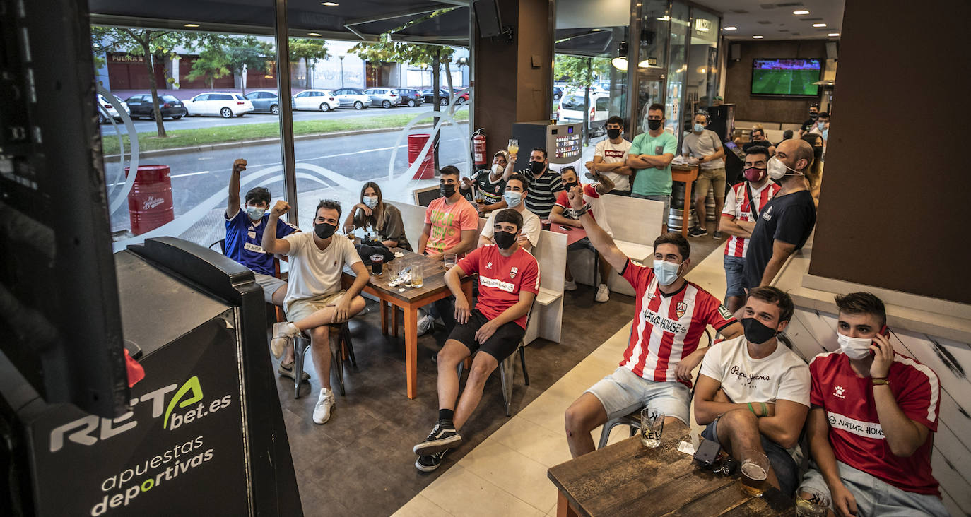 Fotos: La Rioja anima a la UDL en su debut liguero