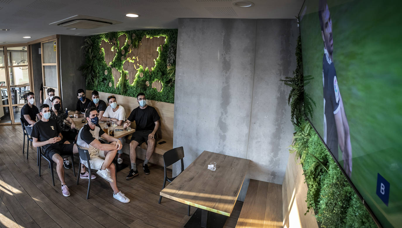 Fotos: La Rioja anima a la UDL en su debut liguero