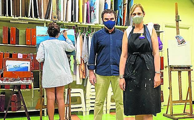 La creatividad vuelve a inundar el estudio de pintura de José Luis Birigay. 