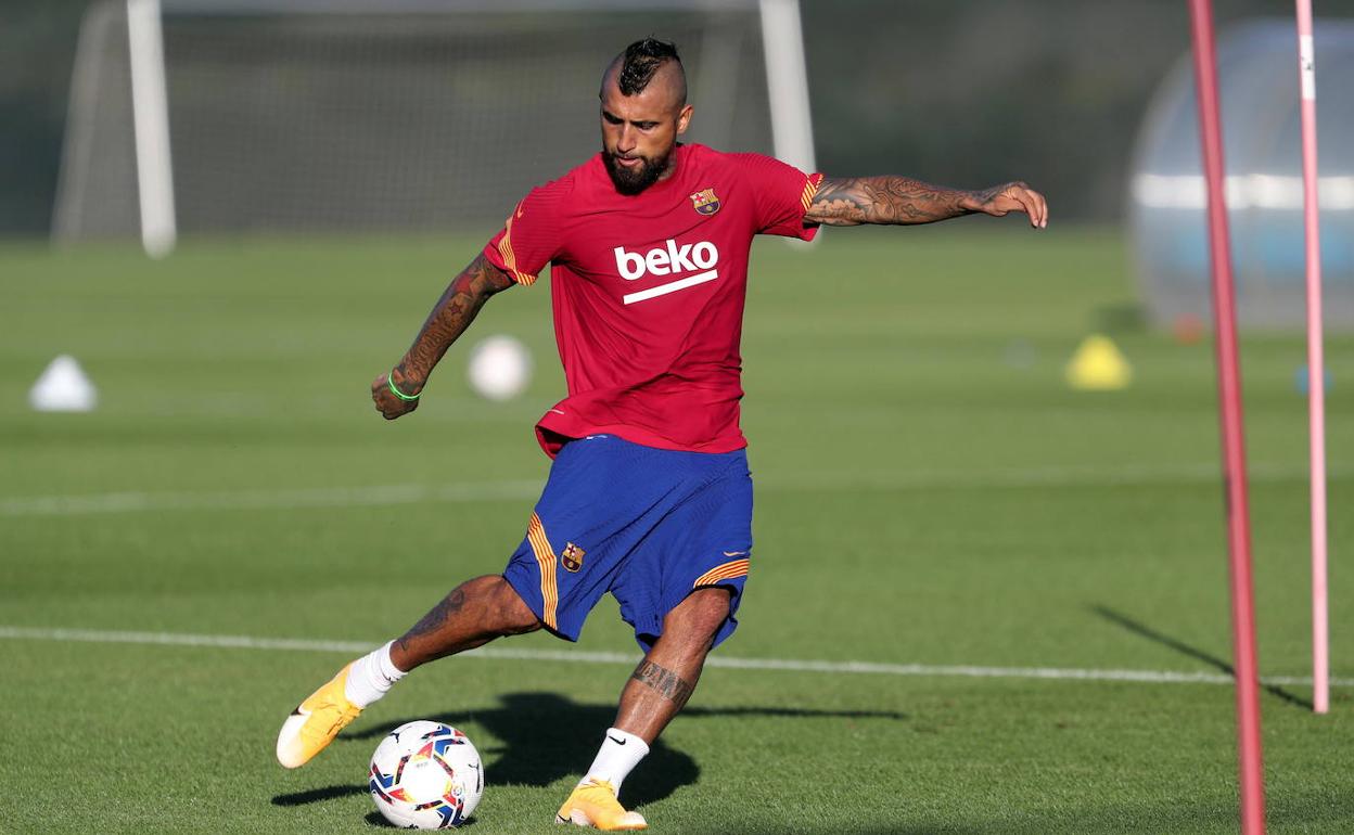 Arturo Vidal, en un entrenamiento en la Ciudad Deportiva Joan Gamper. 