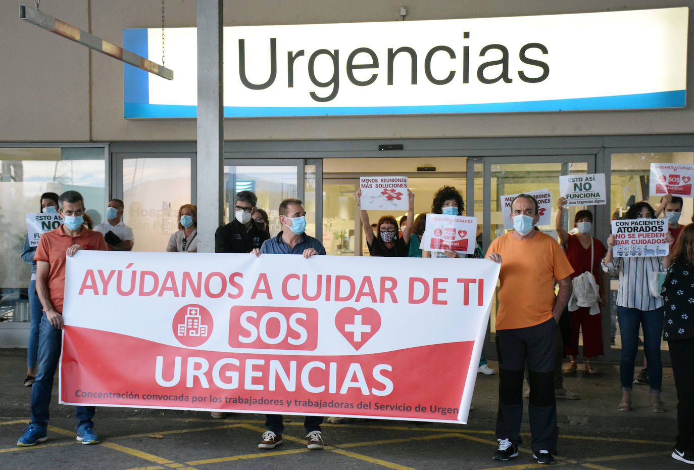 Fotos: Urgencias se concentra de nuevo para seguir exigiendo más personal y mejoras en el servicio