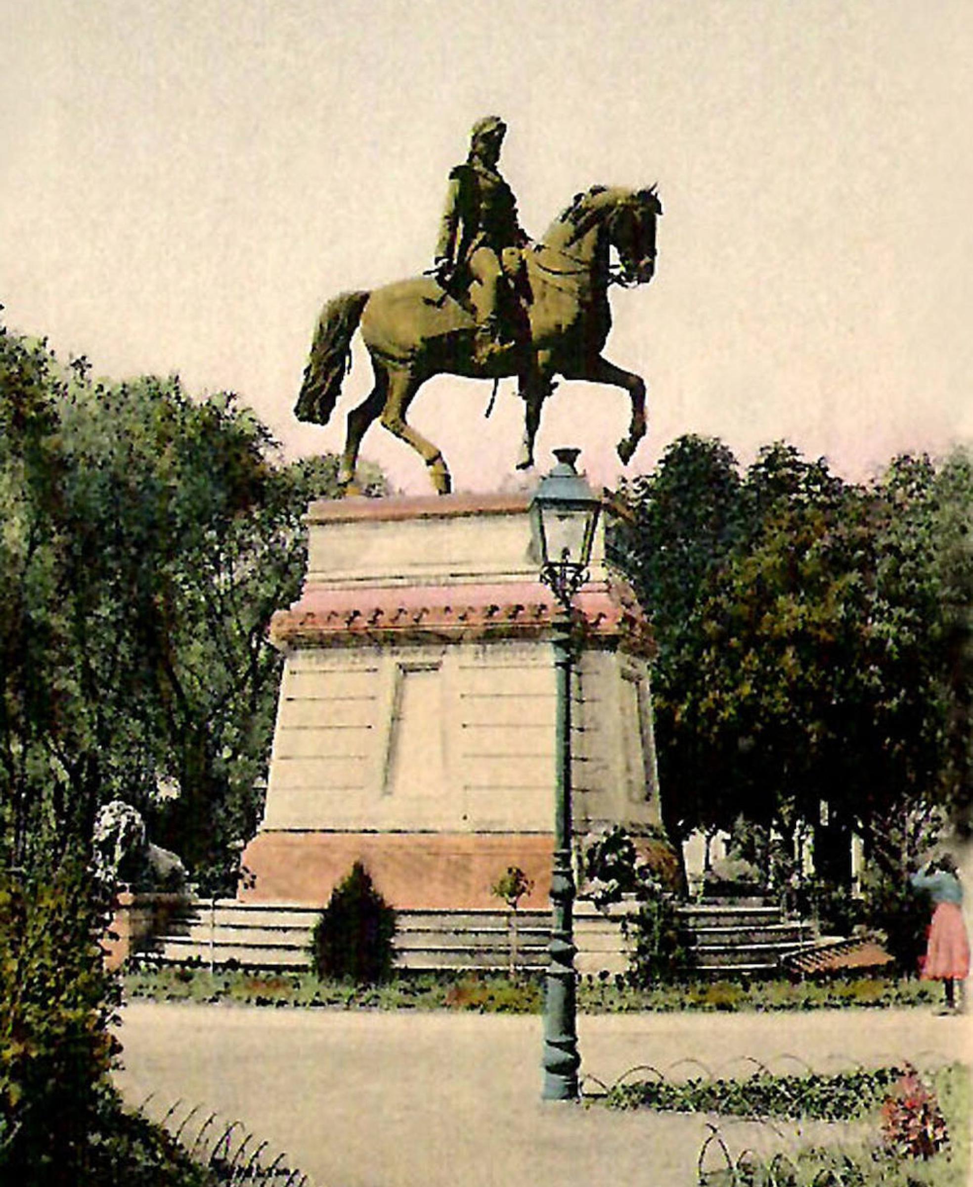 Imagen coloreada del monumento ecuestre (1900). 