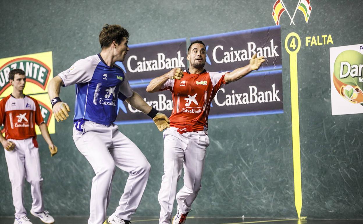 Bengoetxea y Artola, pelotaris de Baiko, en la semifinal del Masters