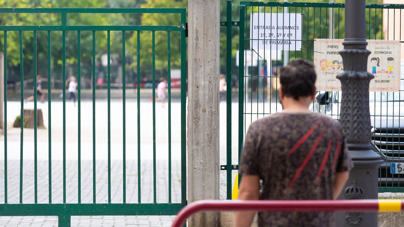 Los centros educativos riojanos suman doce positivos más