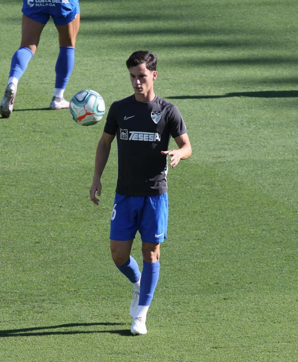 Juanpi Añor, una de las fichas millonarias del Málaga, acordó ayer salir del club de La Rosaleda junto a siete futbolistas más. 