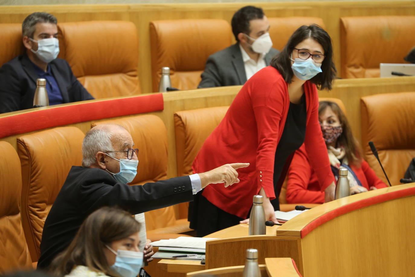 Celebración del pleno de septiembre en el Parlamento riojano.