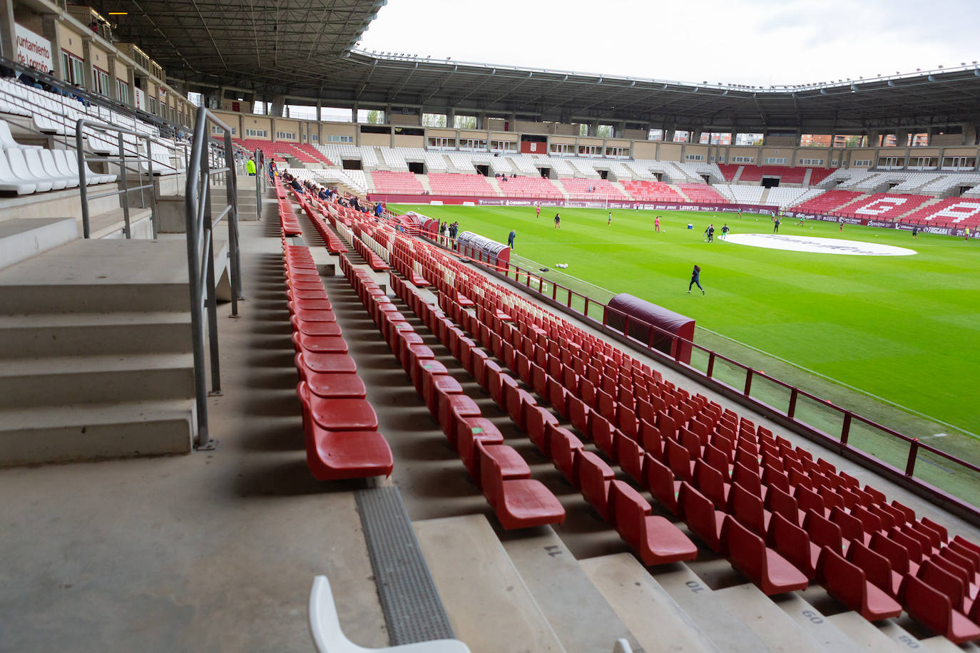Las riojanas abrieron la Primera Iberdrola en Las Gaunas perdiendo ante el Levante