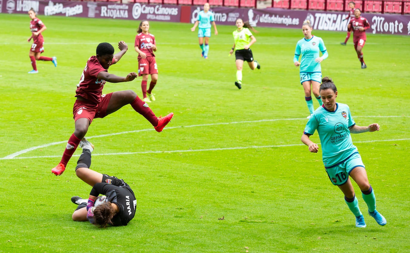 Las riojanas abrieron la Primera Iberdrola en Las Gaunas perdiendo ante el Levante