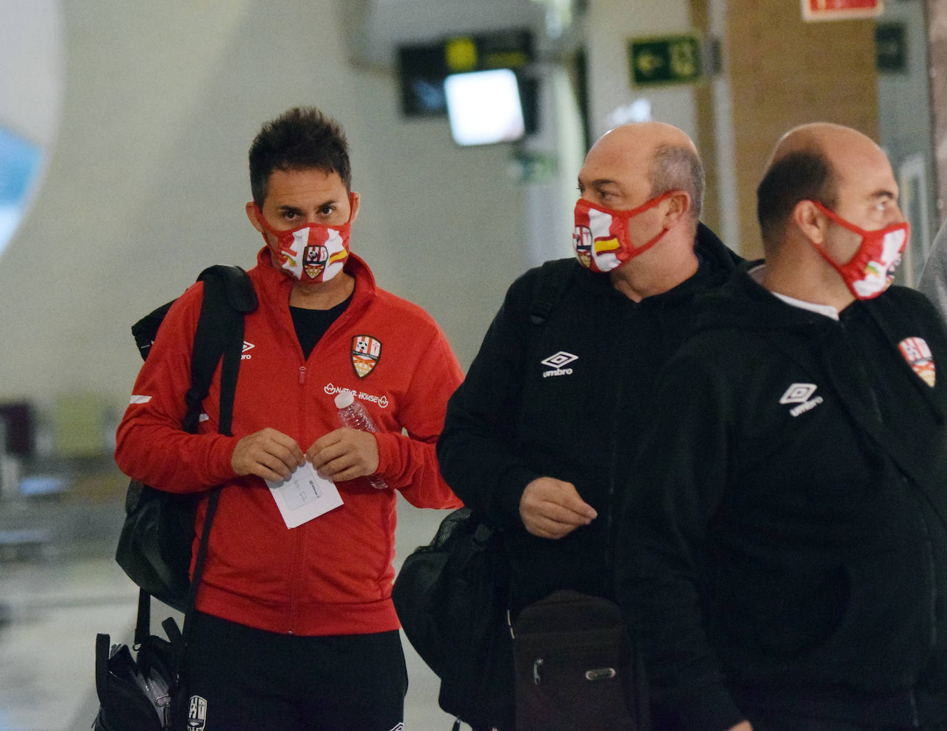 La expedición blanquirroja ha partido esta mañana desde el aeropuerto riojano rumbo a Gran Canaria