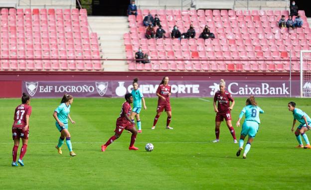 Siete meses después, vuelve la vida al estadio de Las Gaunas