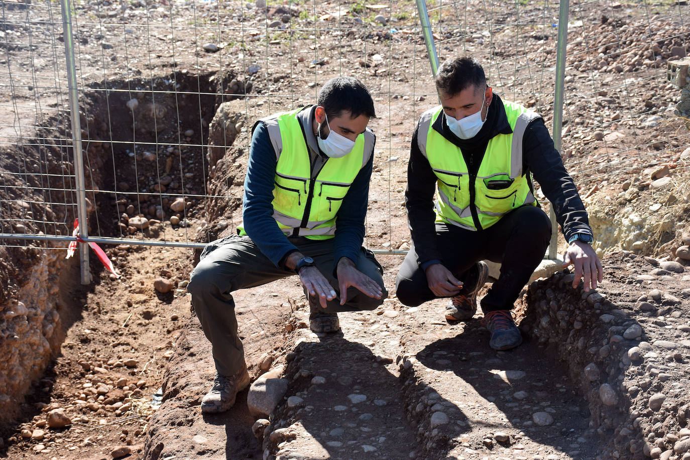 Hallado un tramo de la calzada romana del Ebro entre Varea y Tricio, concretamente de la recta hasta el monte de La Pila, en perfecto estado de conservación