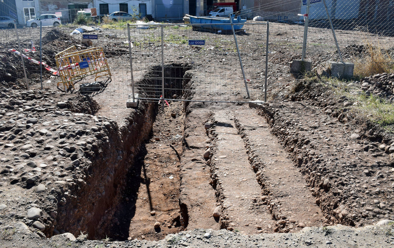 Hallado un tramo de la calzada romana del Ebro entre Varea y Tricio, concretamente de la recta hasta el monte de La Pila, en perfecto estado de conservación