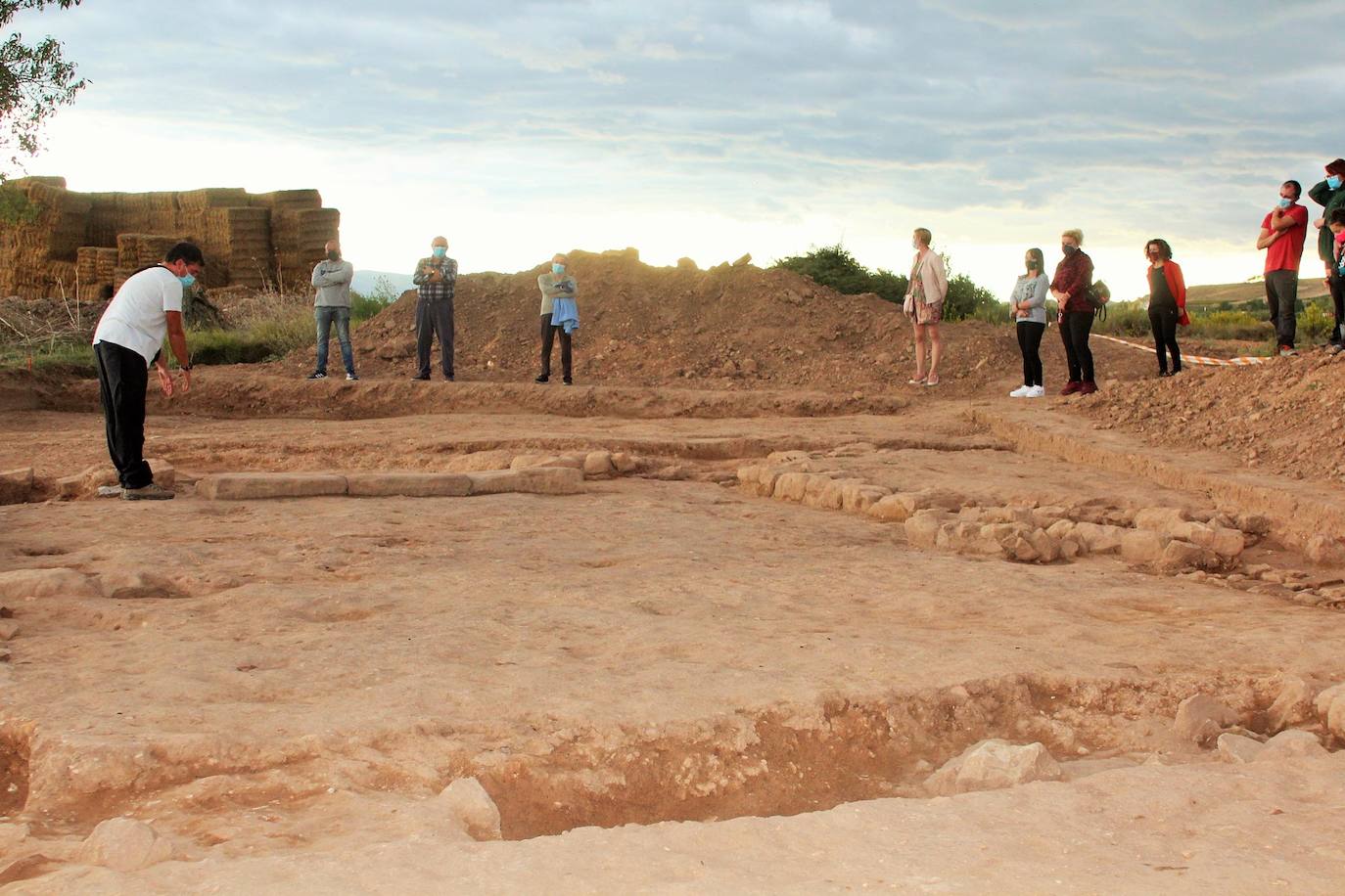 Una visiata al yacimiento romano de La Morlaca de Villamediana, que data de entre los siglos III y IV.