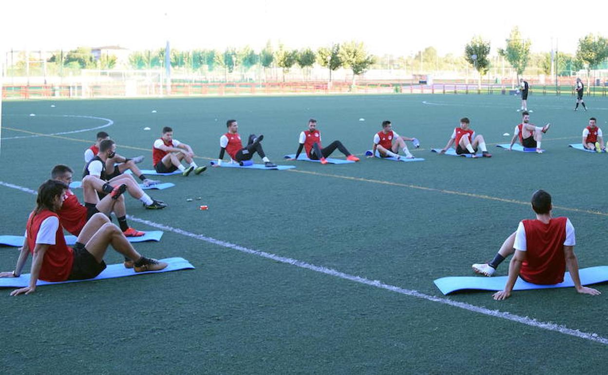 La SD Logroñés sigue sin entrenarse a la espera de los resultados de las PCR