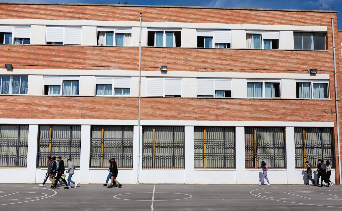 Crece la preocupación por la ventilación en los colegios riojanos por la amenaza de las diminutas gotitas de coronavirus en forma de aerosol