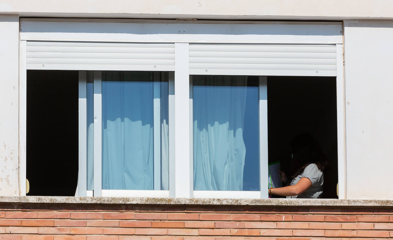 Crece la preocupación por la ventilación en los colegios riojanos por la amenaza de las diminutas gotitas de coronavirus en forma de aerosol