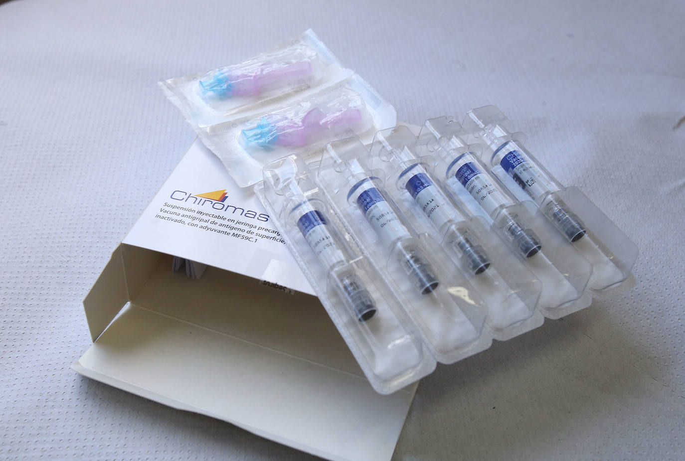 Paciente que acude a su centro de salud para ponerse la vacuna contra la gripe.