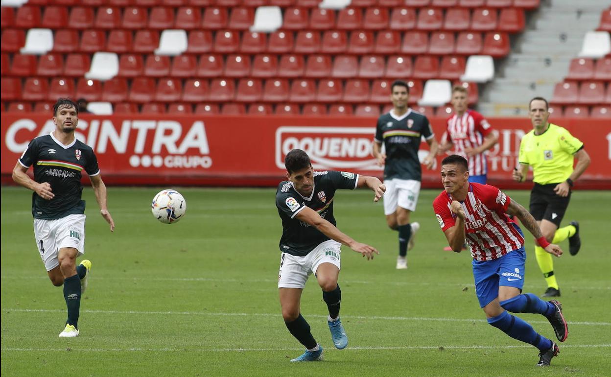 Gorka, en el partido de esta temporada ante el Sporting. 