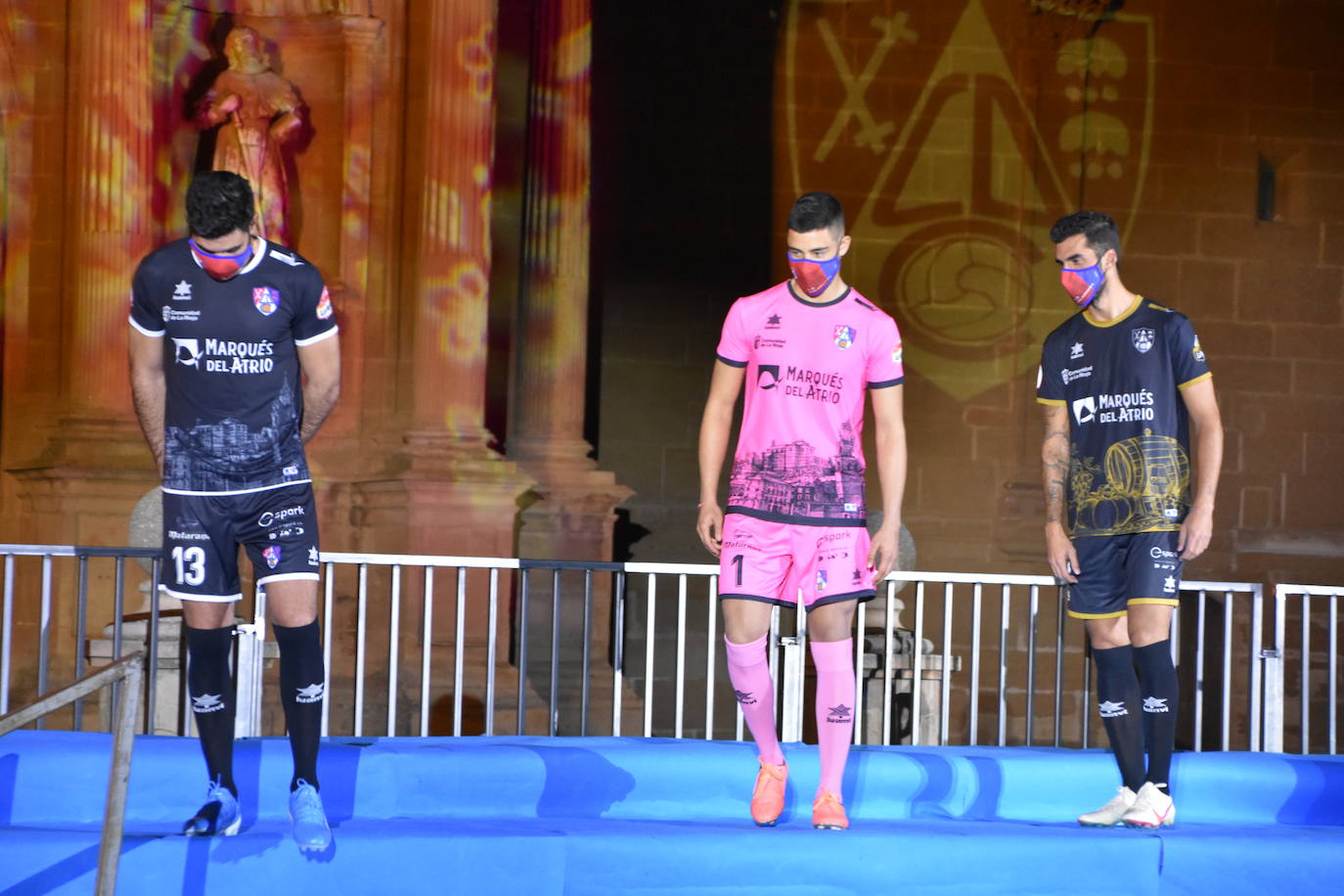 El club cuenta con equipos en Segunda B, Tercera, Juvenil Nacional, Juvenil Territorial y Territorial Femenino