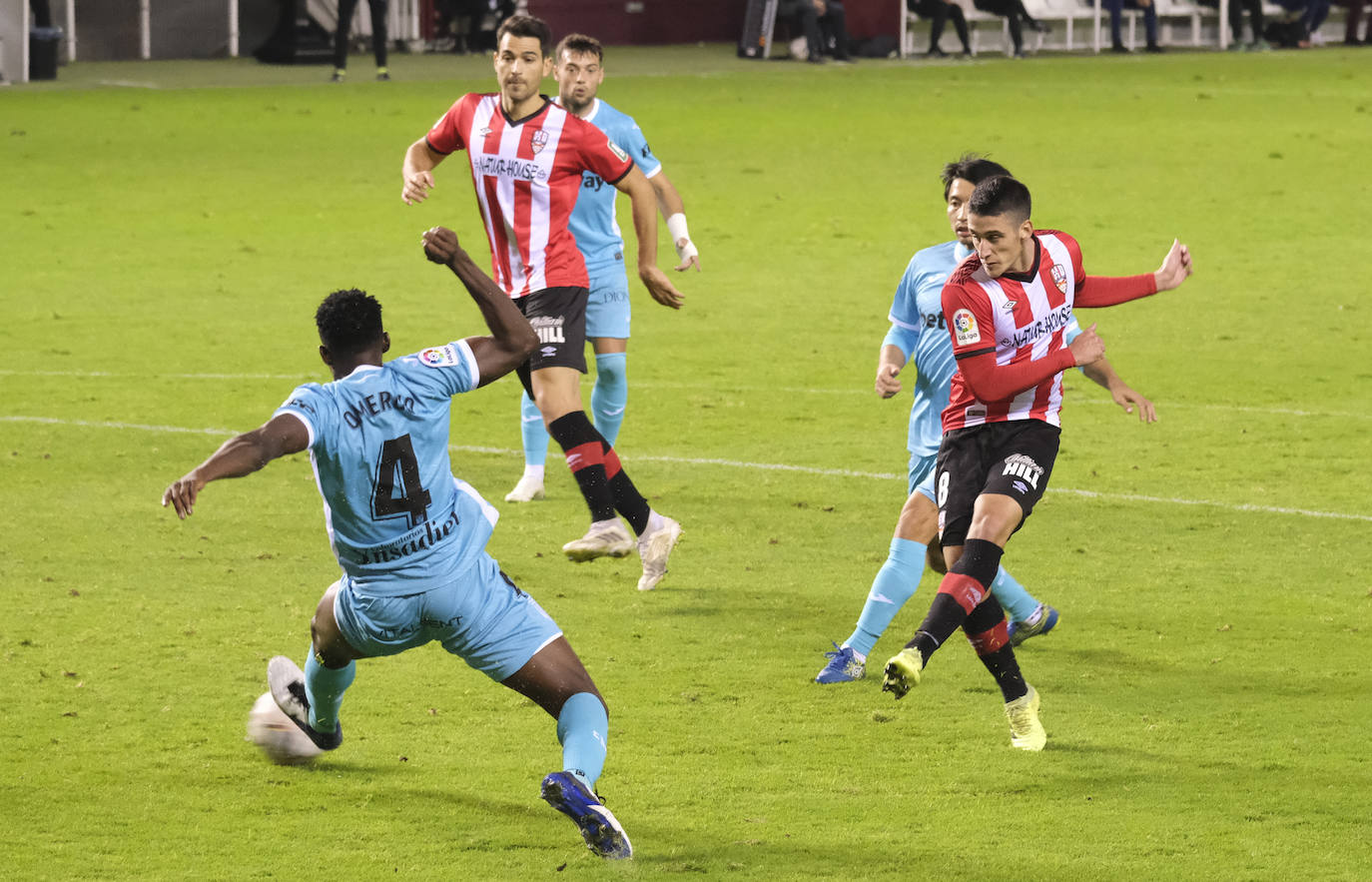 Los blanquirrojos han caído en Las Gaunas por culpa de un gol de Borja Bastón en el minuto 30