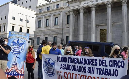 Representantes del sector del circo protestaron el 16 de septiembre pasado ante el Congreso por su situación.