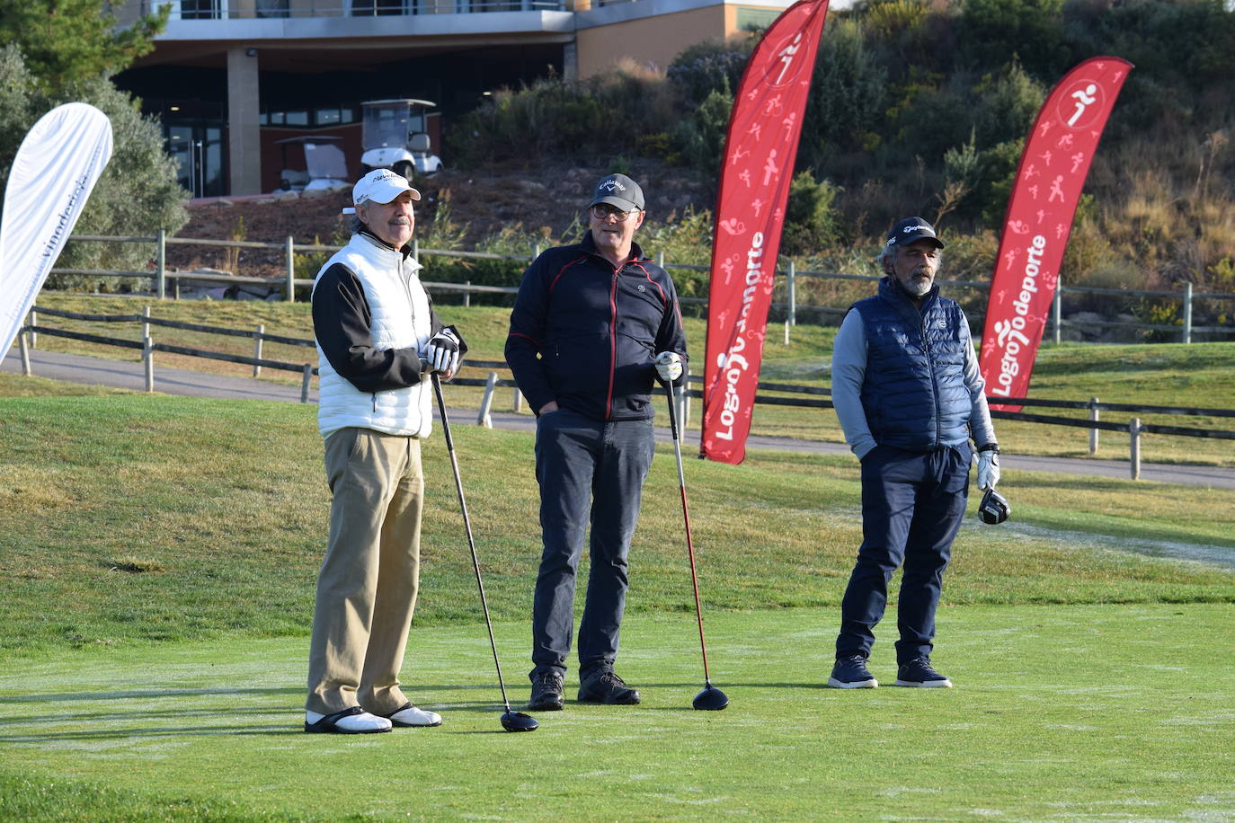 Los participantes en el Torneo de Golf Carlos Moro disfrutaron de un gran día de juego El Campo de Logroño.