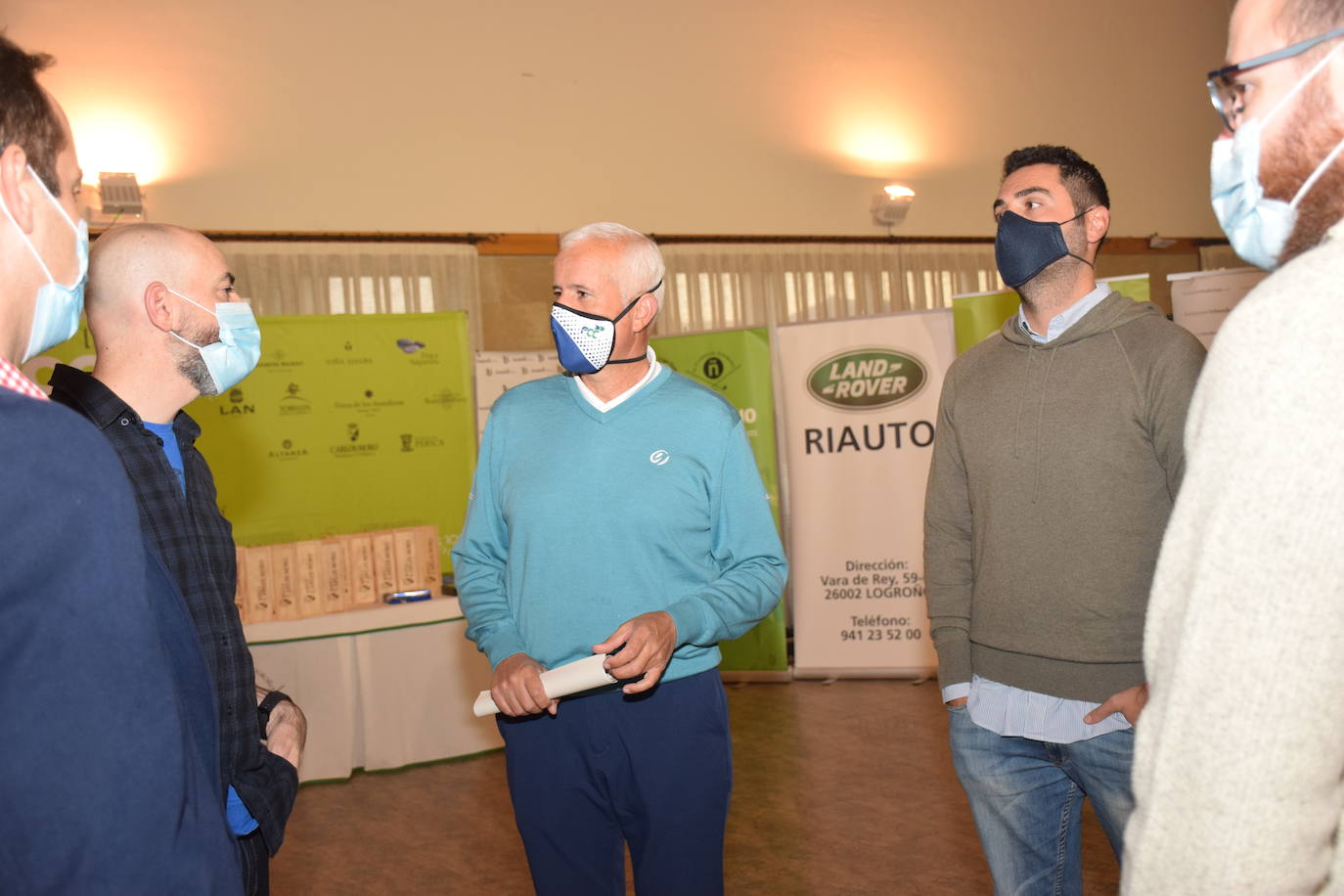 Los ganadores del Torneo de Bodegas Carlos Moro, de la Liga de Golf y Vino, recibieron sus premios.