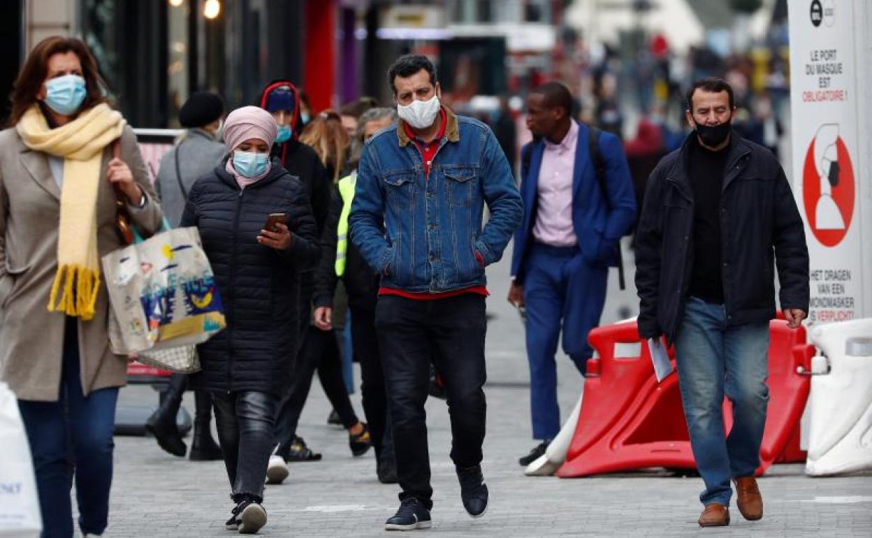 Imagen de una calle comercial de Bruselas. 