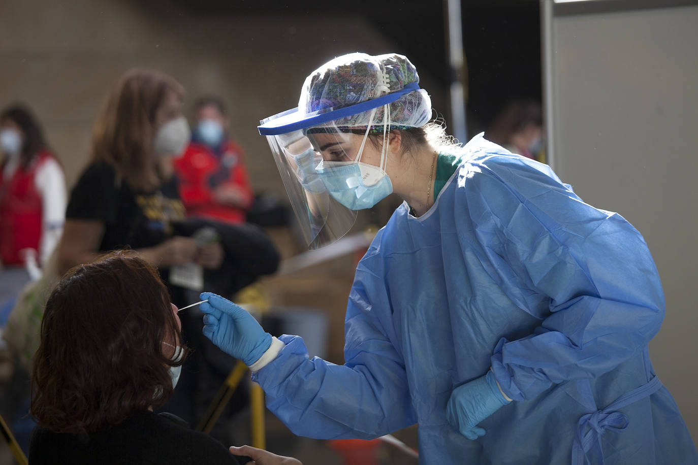 El cribado que se está realizando en Logroño para detecar asintomáticos por COVID-19 está generando largas colas desde el pasado viernes.