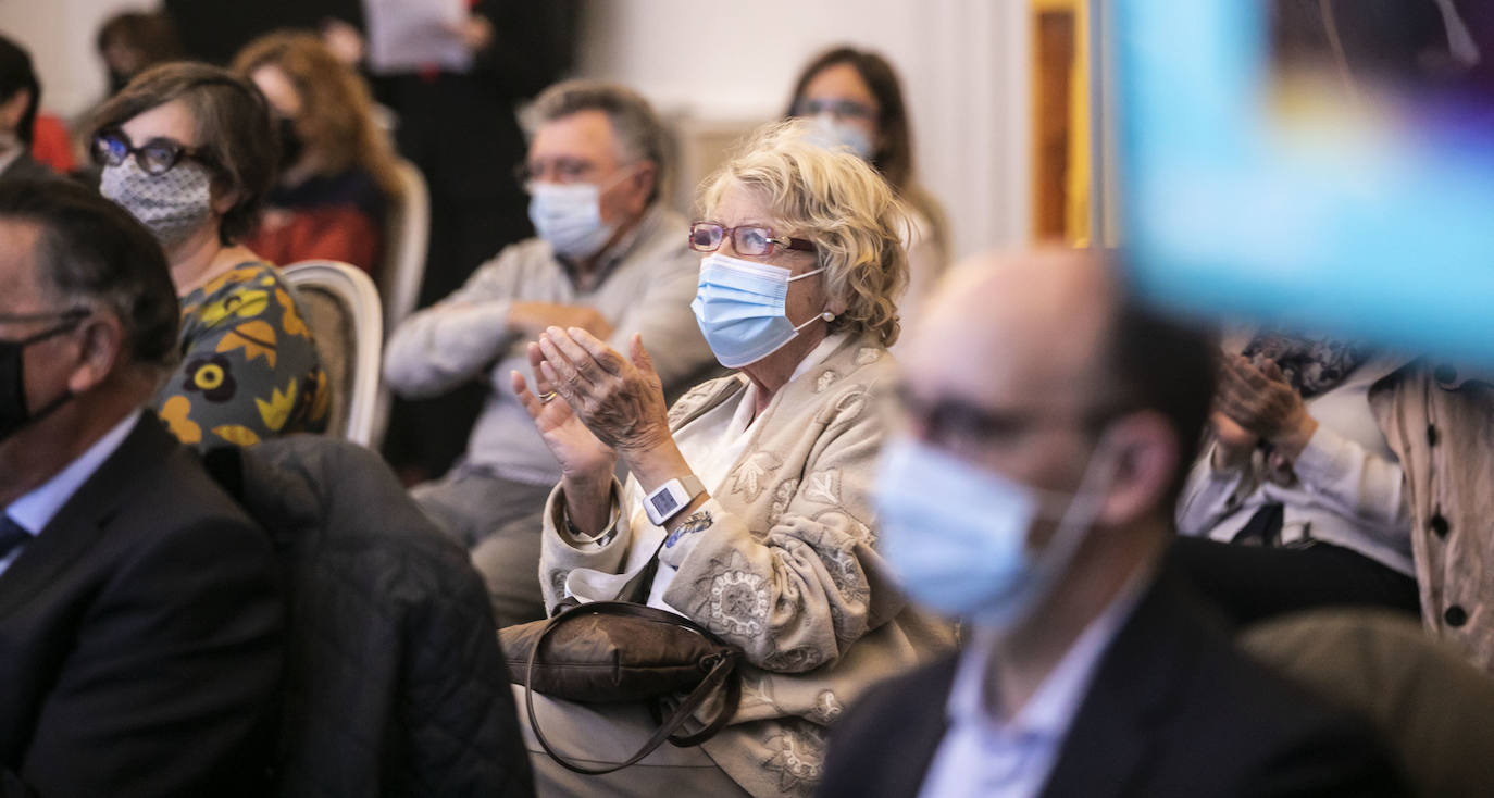 El escritor ha inaugurado las jornadas en Logroño en una charla que ha tenido lugar en el Círculo Logroñés