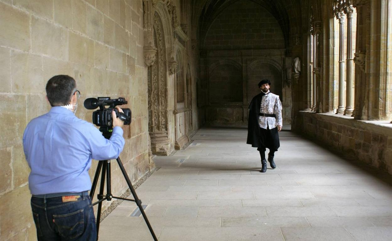 El Claustro de Los Caballeros es el escenario elegido para la grabación de la ópera. 