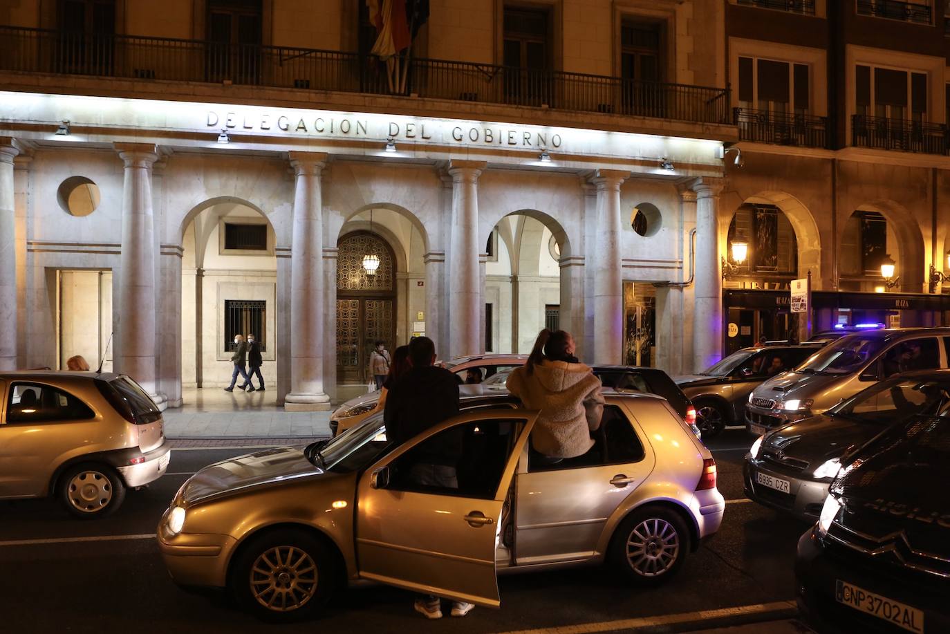 Al grito de «queremos trabajar» han recorrido el centro de Logroño.