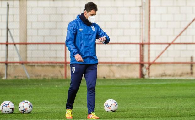 El técnico blanquirrojo, en un entrenamiento en el Mundial 82