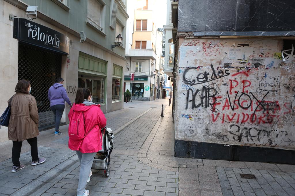 Fotos: El centro de Logroño despiera incrédulo tras la noche de destrozos y saqueos