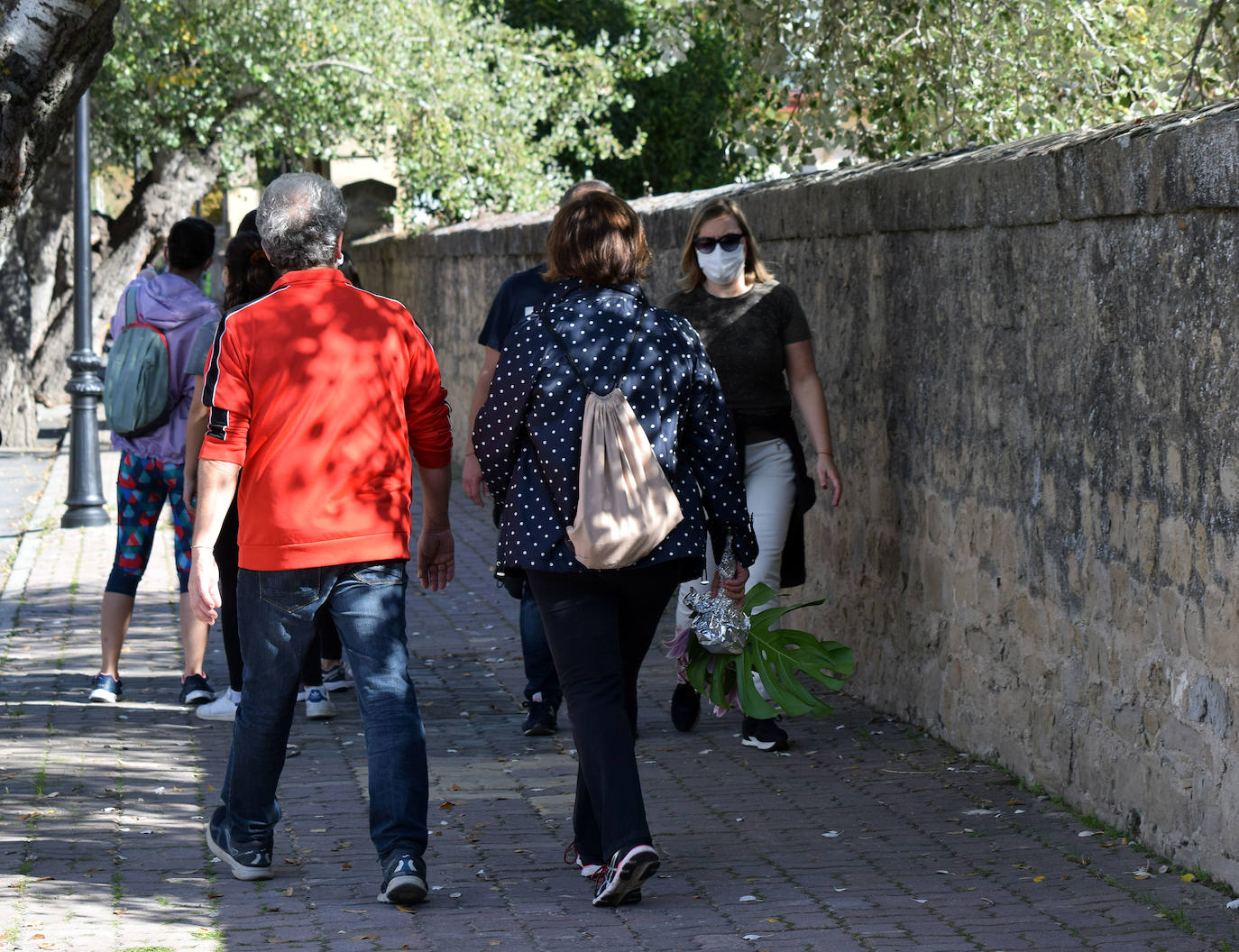 La ausencia de aglomeraciones ha sido la nota más destacada en el camposanto de la capital riojana