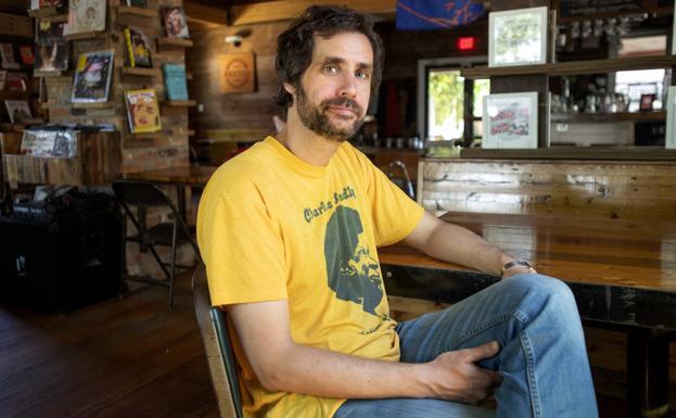 Javier García del Moral, director de la librería-bar 'The Wild Detectives', situada en Texas.