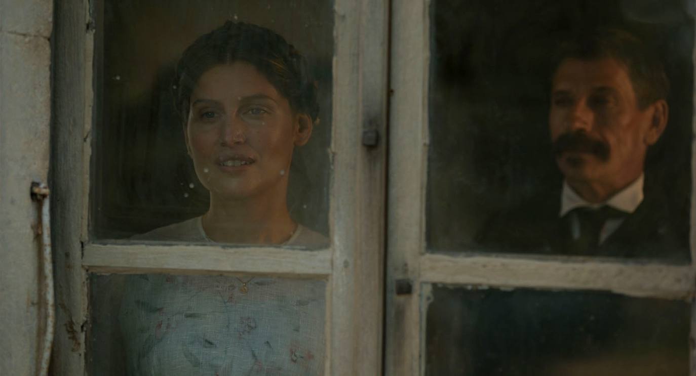 Laetitia Casta, junto a Jacques Gamblin, en un fotograma de la película.