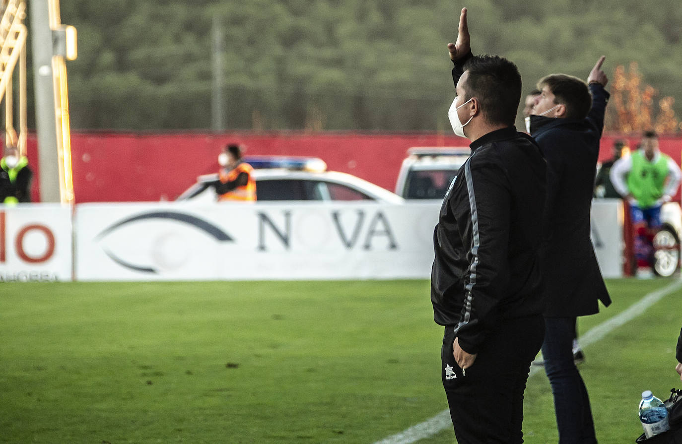 Los riojabajeños se sitúan líderes tras ganar al bloque navarro con un gol de Fran Sota