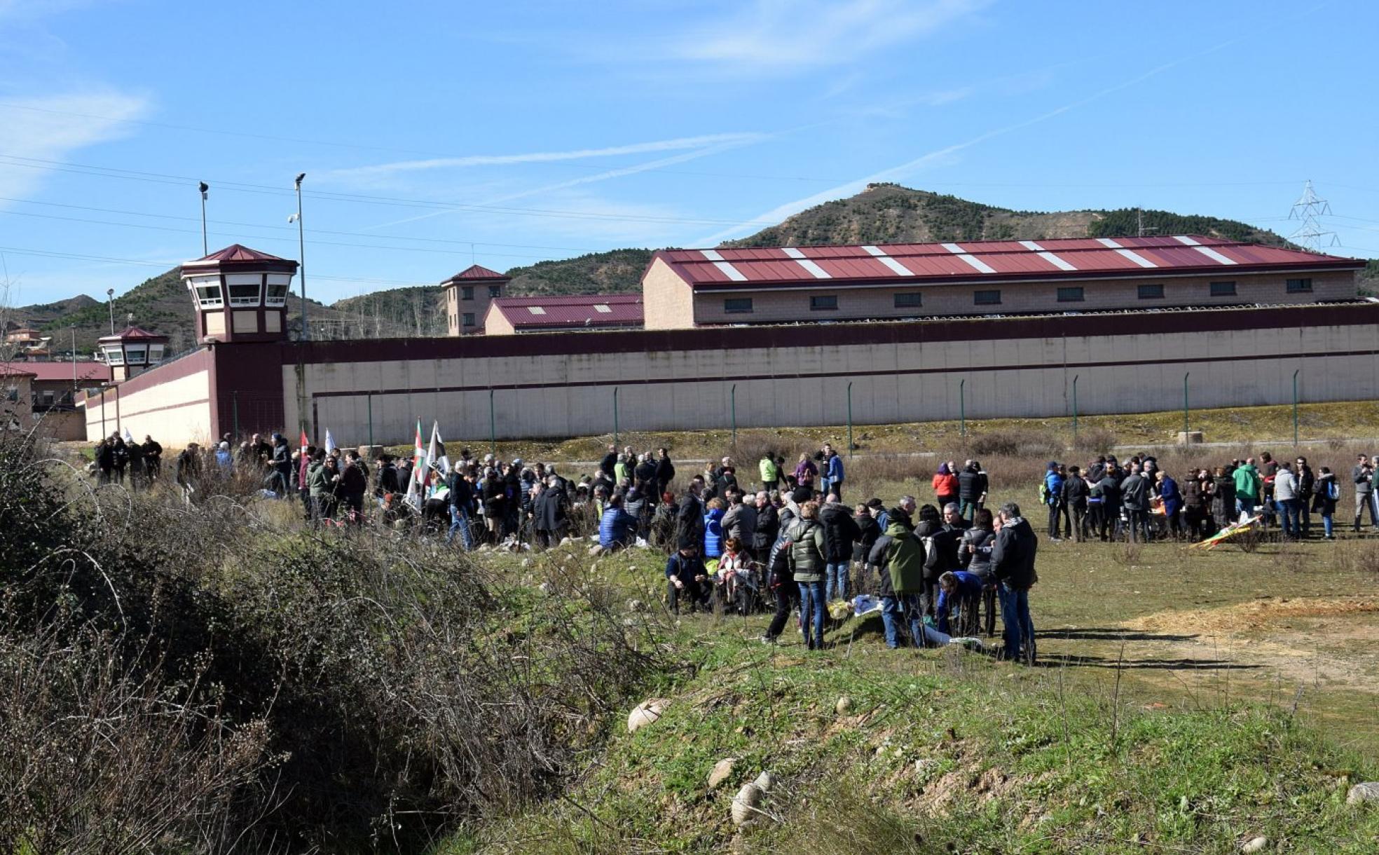 Protesta abertzale en la cárcel de Logroño, cuando estaba preso el dirigente abertzale Arnaldo Otegui, en el año 2016. 