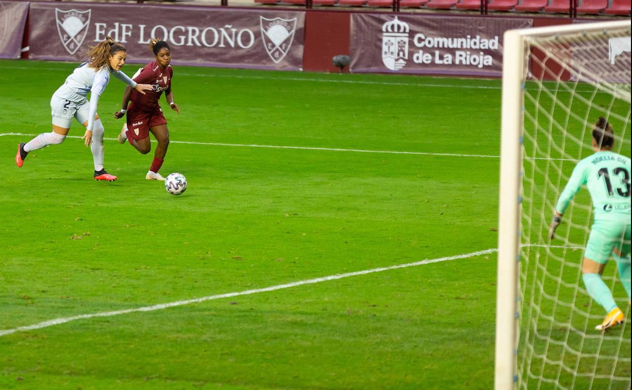 El EDF jugando en el campo municipal de Las Gaunas, en una imagen de archivo.