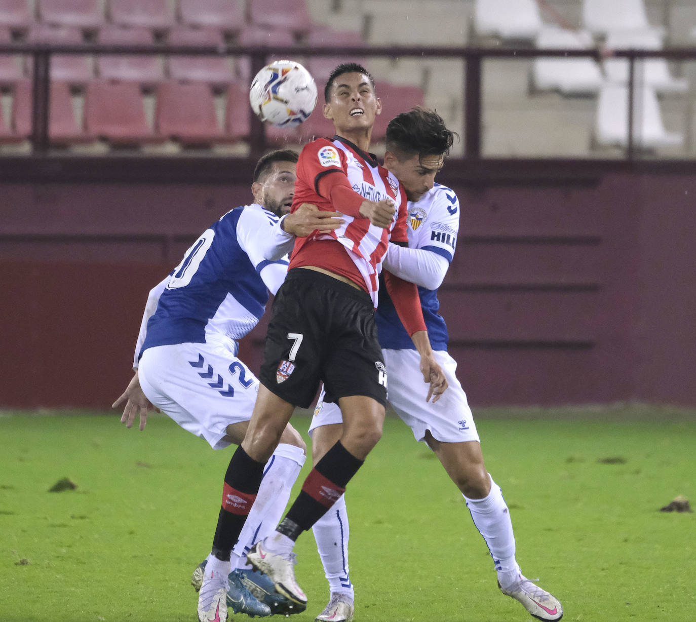 El técnico valora que el equipo ahora está «concediendo poco al rival y sabiendo leer mejor los partidos»