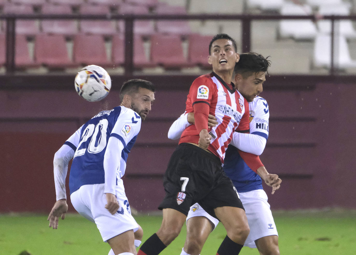 Los blanquirrojos han conseguido su cuarto triunfo seguido gracias a un gol del colombiano Leo Ruiz