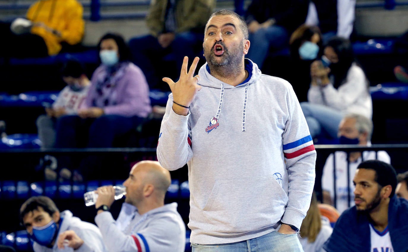 Las mejores imágenes del encuentro disputado en el Palacio de los Deportes de Logroño entre los hombres de Jenaro Díaz y el equipo asturiano.