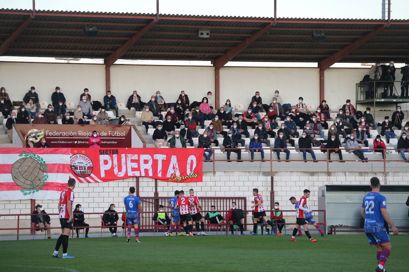 Empate sin goles en el derbi riojano entre la SDL y el Calahorra. 